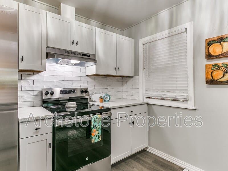 Oklahoma City House: 2617 Northwest 37th Street