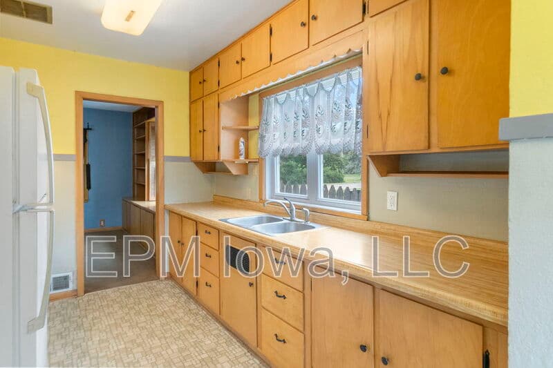 Cedar Falls House: 3310 Rownd Street