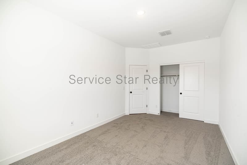 Maricopa House: 16635 N Lunar St