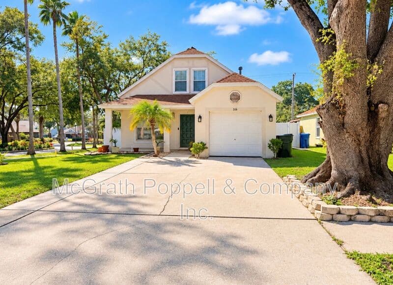 VALRICO House: 516 CAPE COD CIR