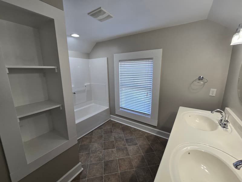 Ooltewah House: 4094 University Drive