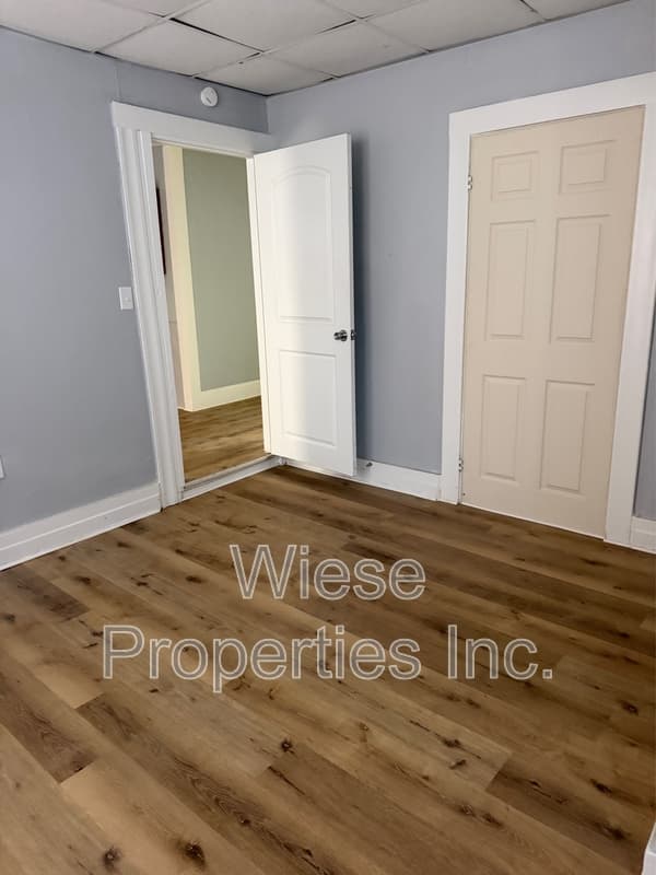 Springfield Condo: 118 North Walnut Street - D