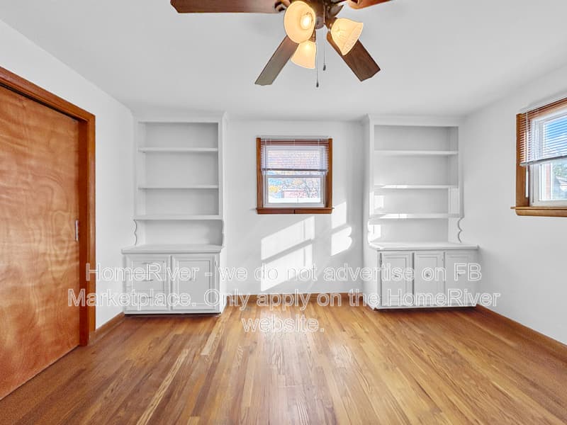 New Castle House: 1406 N Mercer St