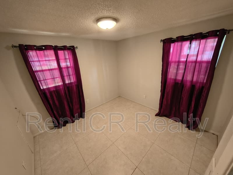 Dunedin Condo: 561 Laura Lane