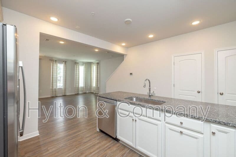 Richmond Townhome: 5920 Whitehurst Ln