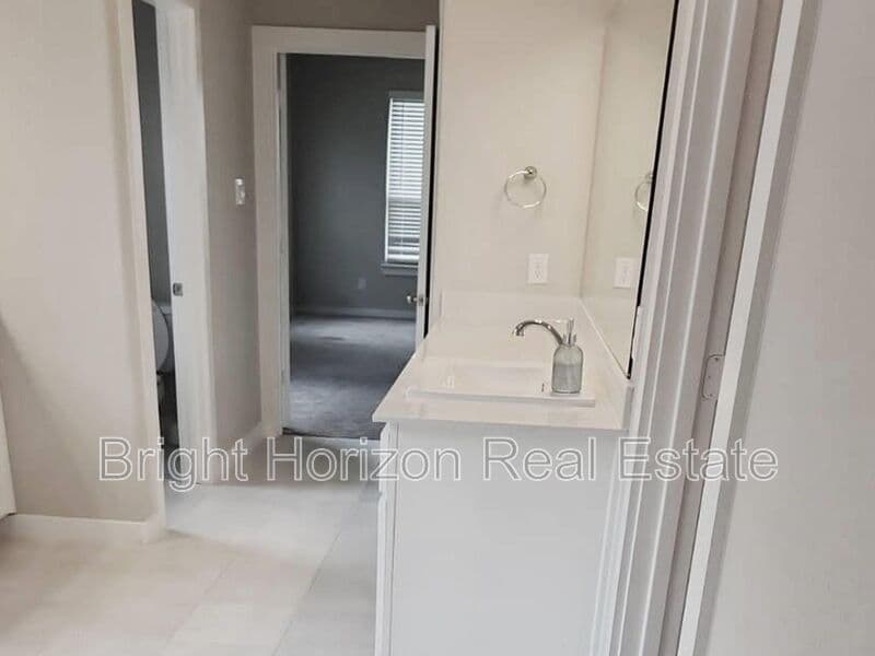 Fort Worth House: 2429 Linto Street