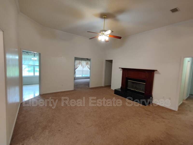 Hinesville House: 801 Hopeton Ct
