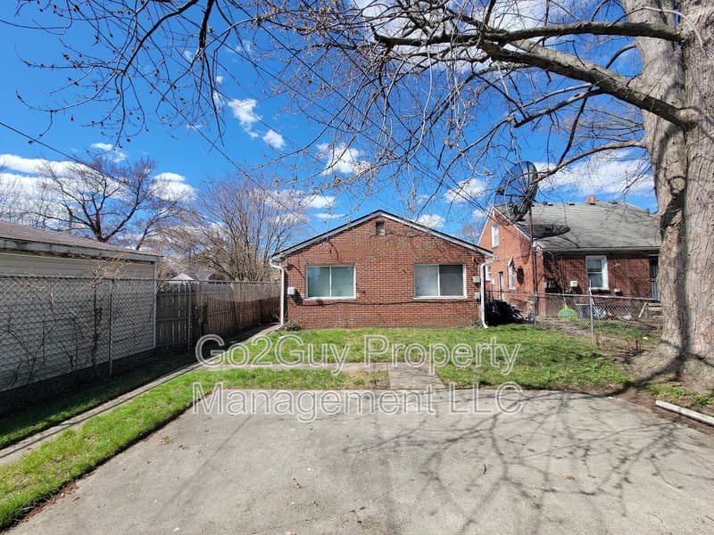 Detroit House: 16514 Mark Twain