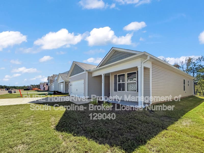 Spartanburg House: 484 Sundown Dr