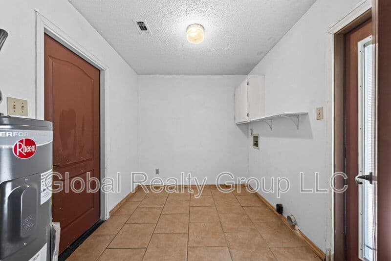 New Braunfels House: 138 Bobolink Dr