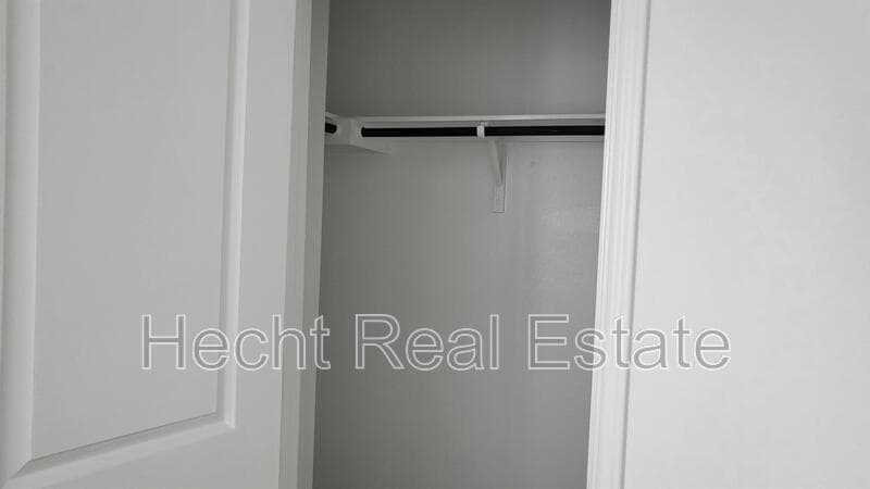San Marcos House: 348 Geode Glen