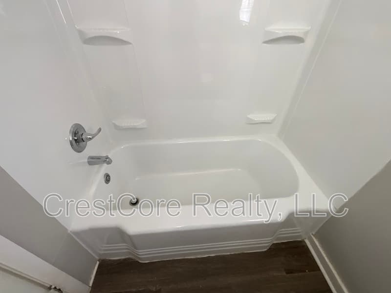 Memphis Condo: 907 Pearce St