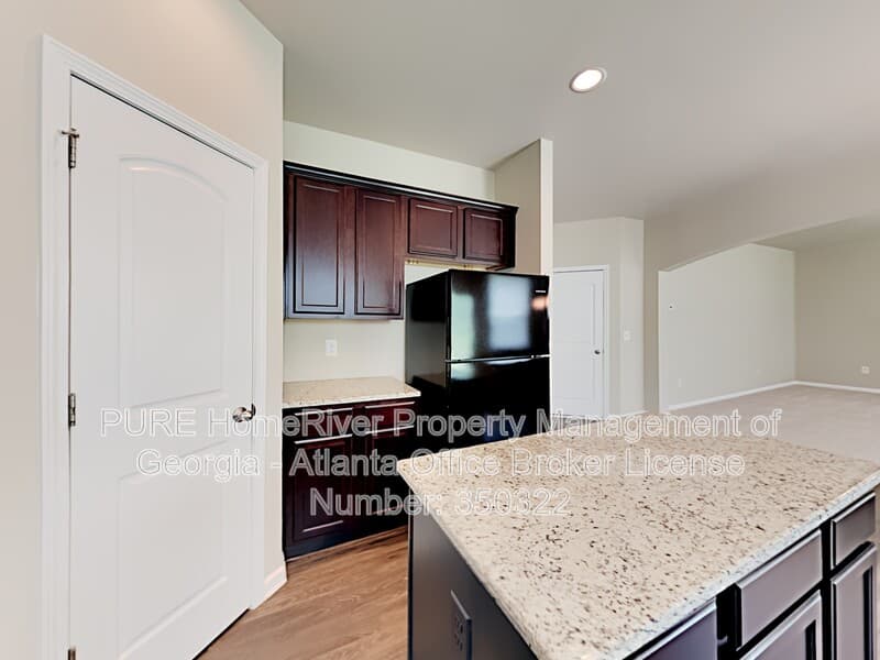 Dallas House: 130 Laurelcrest Ln