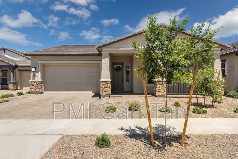 Queen Creek House: 20598 East Avenida Del Valle Court