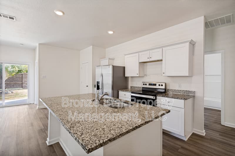 Princeton House: 421 Covington Cove