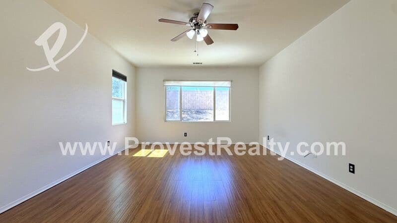 Hesperia House: 9172 Ocotillo Ave