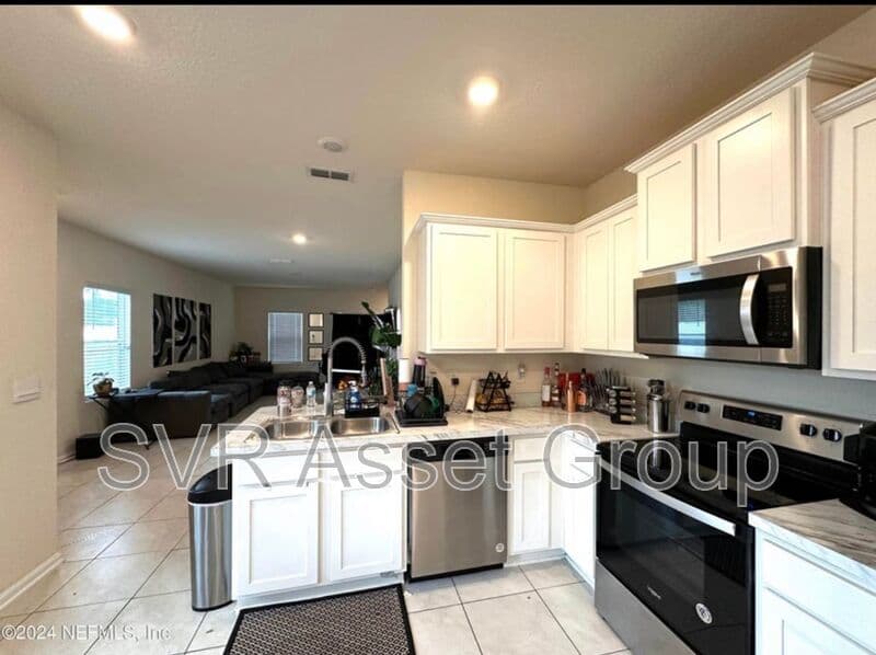 Jacksonville House: 937 Observatory Pkwy