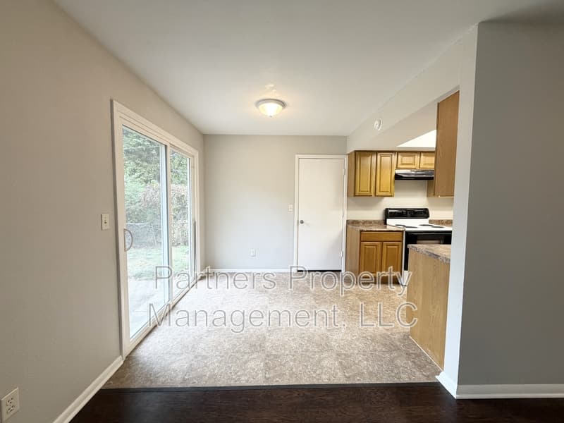 Fayetteville House: 408 West Nightingale Circle