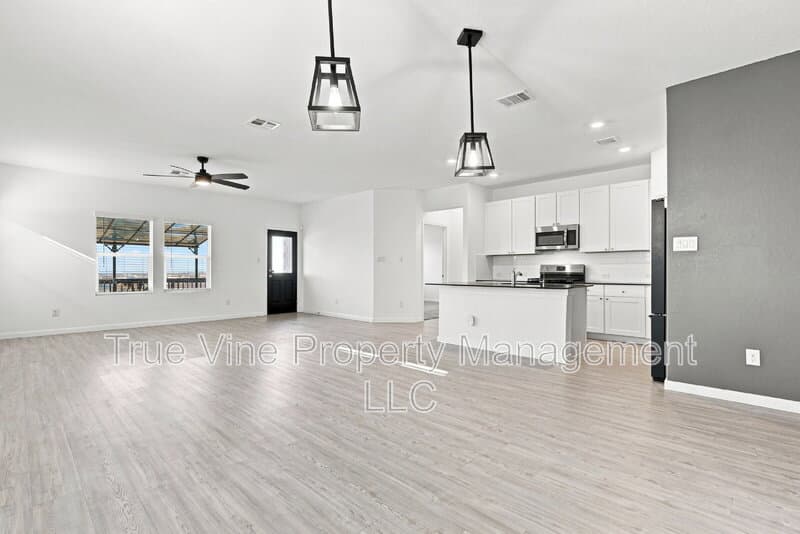 Saint Hedwig House: 5432 Cloves Cove
