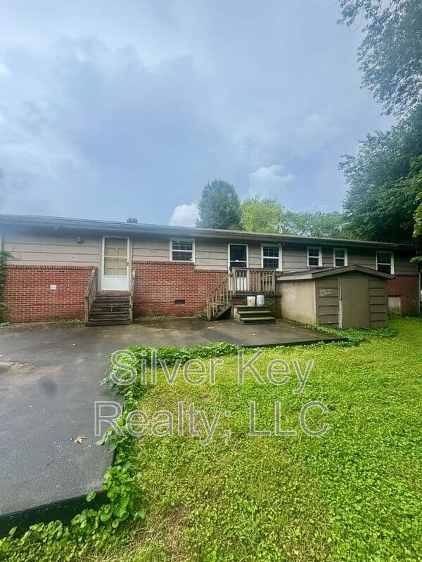 Athens House: 526 Brewer Street