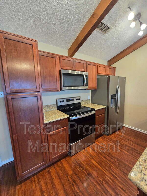 Granbury Condo: 4013 Mabery Ct