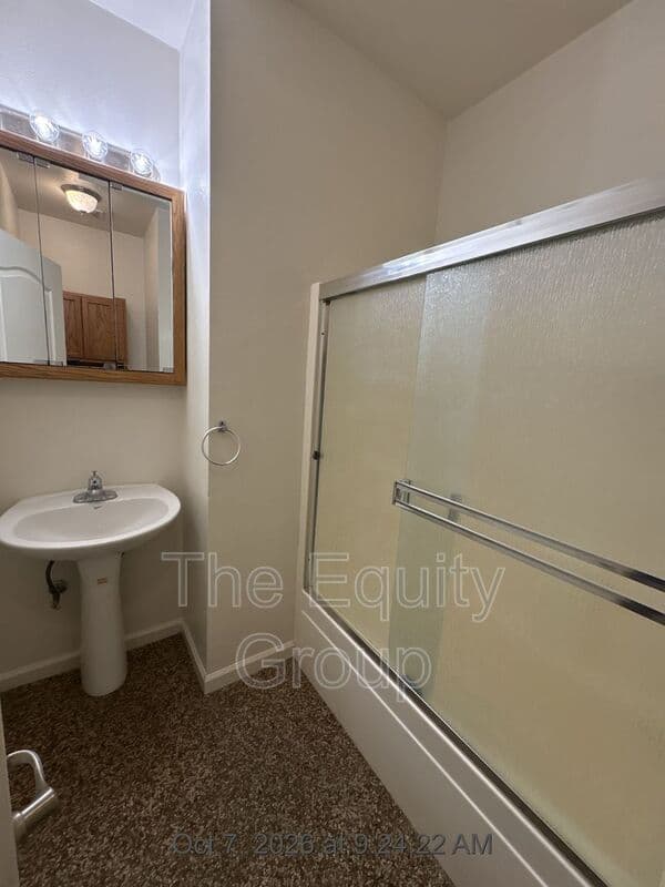 Visalia House: 2917 South Sallee Ct