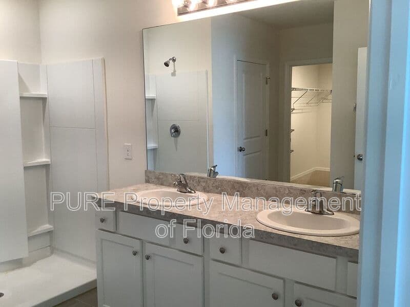Ocala House: 4950 NE 15th Place