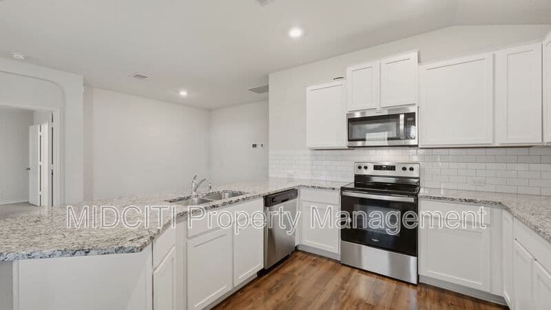 Schertz House: 221 Tule Canyons