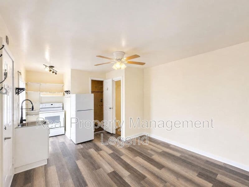 River Oaks House: 933 Gillham Rd