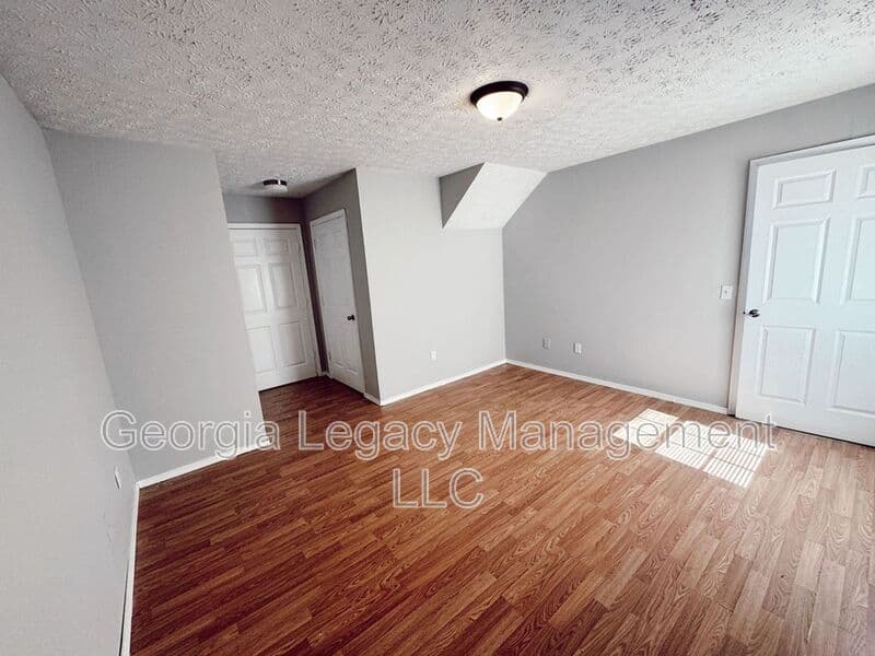 Cleveland House: 896 Campbell Street