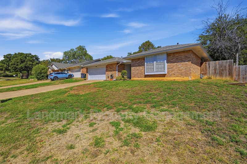Arlington House: 5917 Pleasant Hill Drive