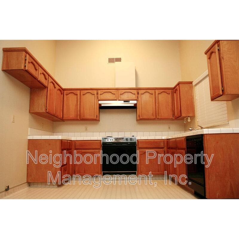 Fresno House: 3464 W. Robinwood Ln.