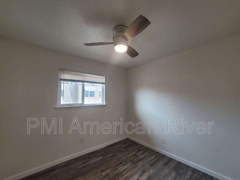 Sacramento Condo: 7143 Bacchini Avenue