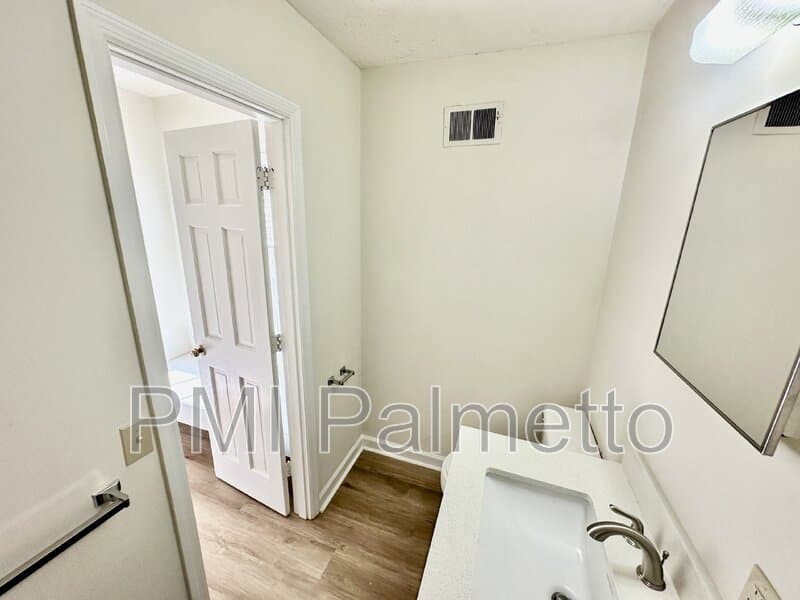 Columbia Condo: 2401 Duncan Street