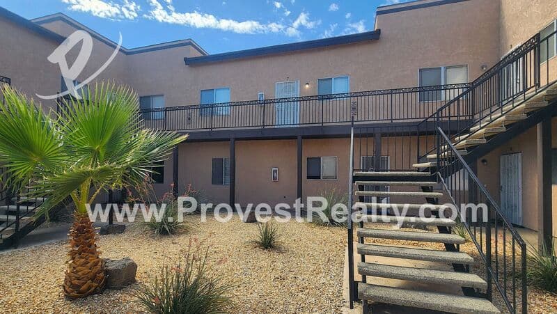 Apple Valley House: 17979 Quantico Rd