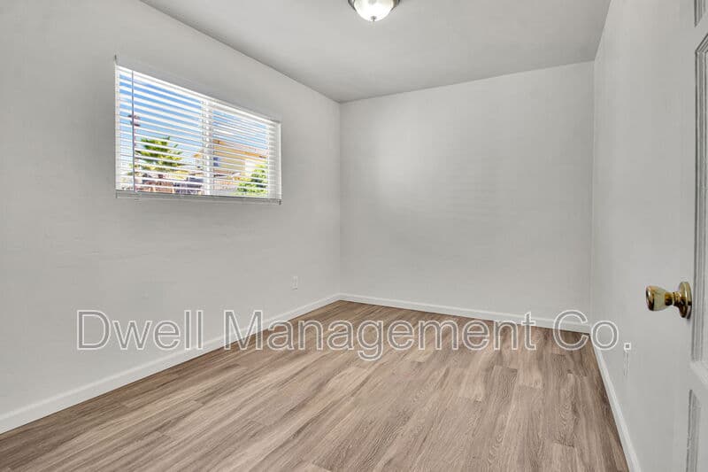 La Mesa Condo: 4915 Guava Ave
