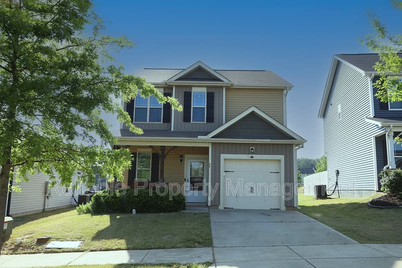 Clayton House: 198 Balboa Parkway