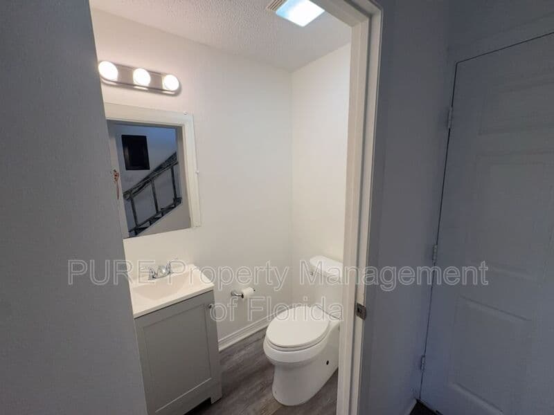 Ocala House: 627 NE 28th Avenue