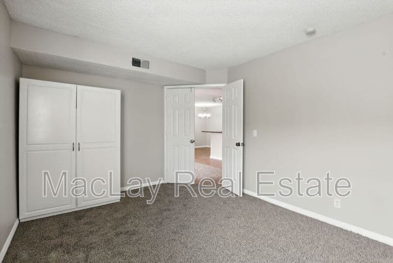 Scottsdale House: 8055 E. Thomas Rd.