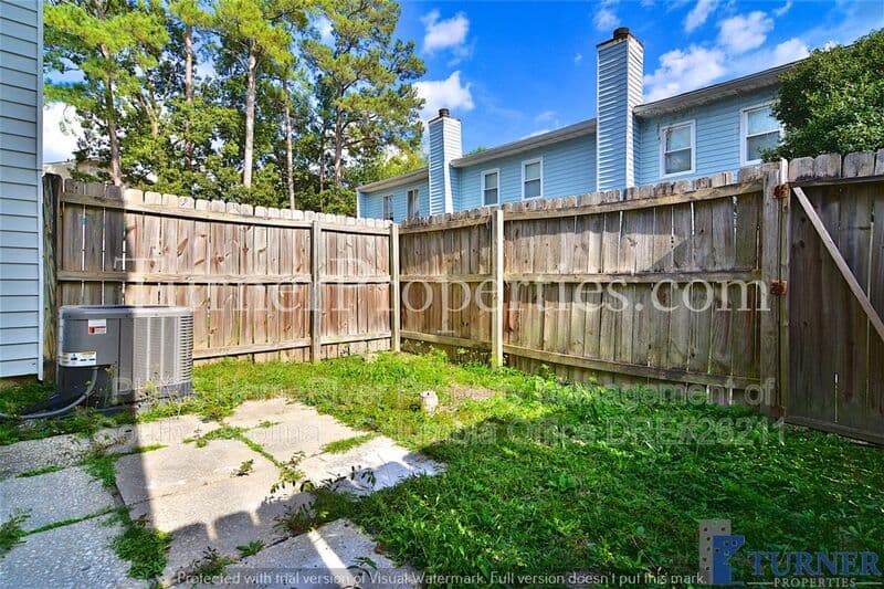 Columbia House: 308 Percival Rd