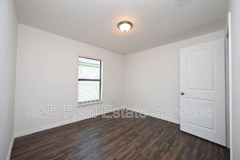 Lakeland House: 2238 Caspian Dr