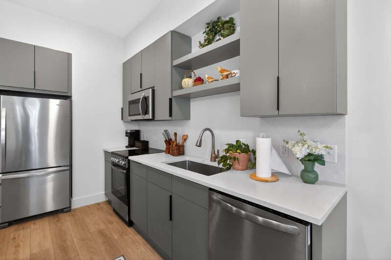 Savannah Condo: 2613 Montgomery Street