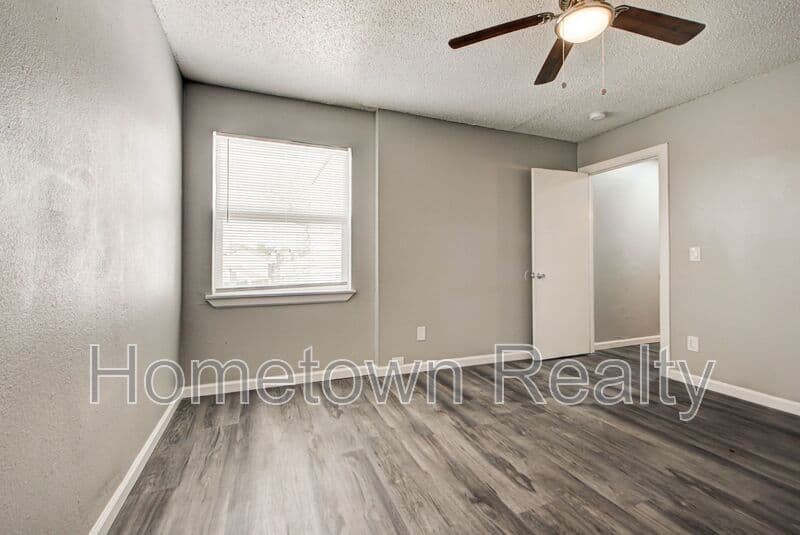 Edmond Condo: 1012 Chartrand Ave