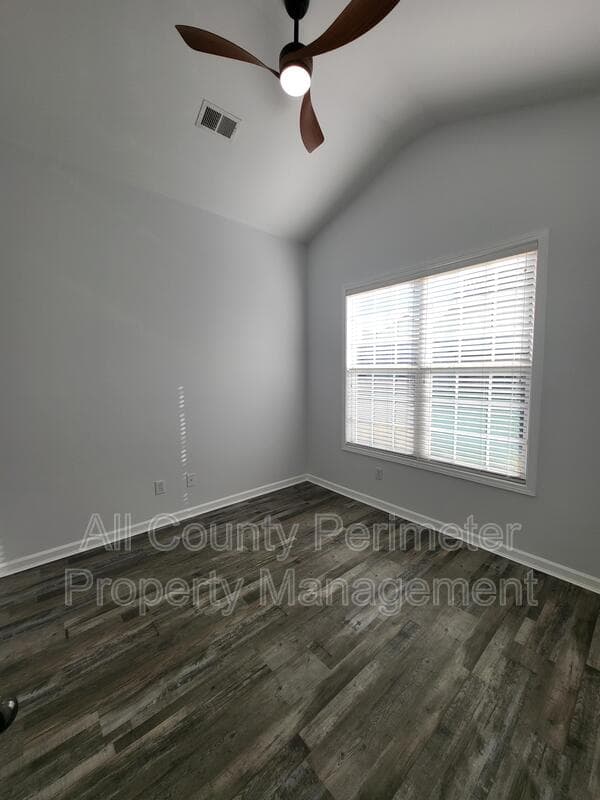 Braselton House: 6885 White Walnut Way