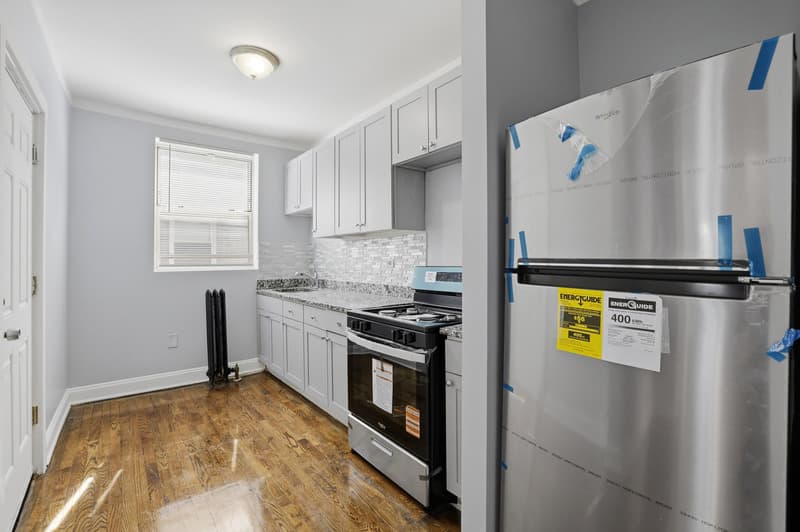 Chicago Condo: 7816 South Cornell Avenue - 7822-#3N