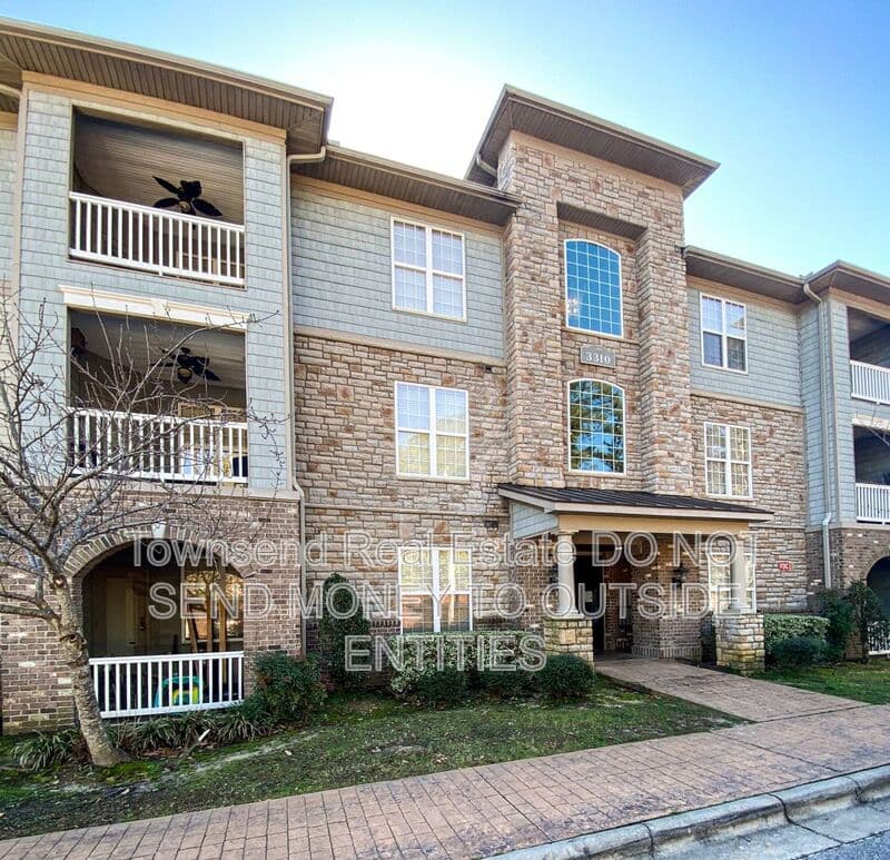 Fayetteville House: 3310-304 Starboard Way