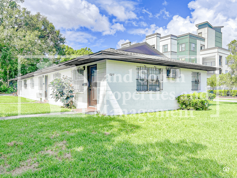 Lakeland House: 620 N. Lake Avenue
