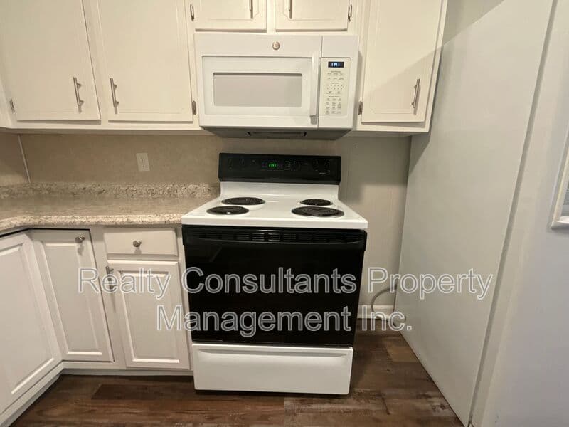 Stoneville House: 1156 Smith Road