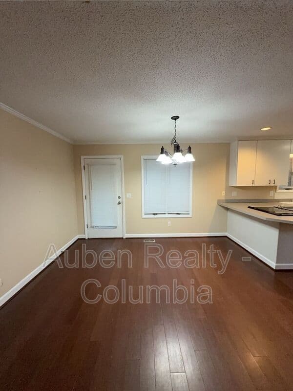 Irmo House: 108 Riverwalk Ct
