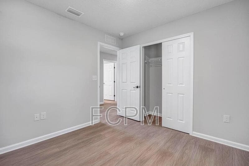 Jacksonville House: 5460 Amazon Ave